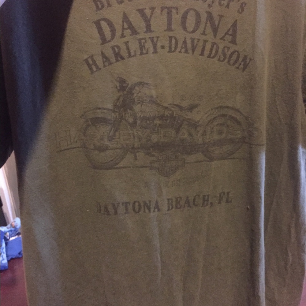 Clothes - Picture 2 of 2